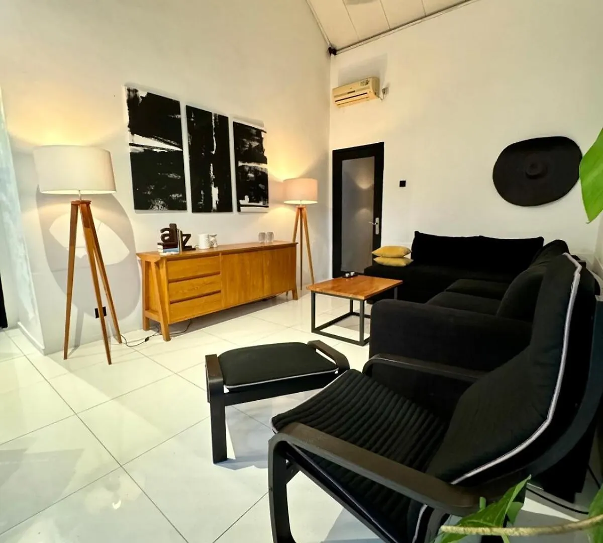 Aesthetic Villa Central Canggu With An Office Indonesia